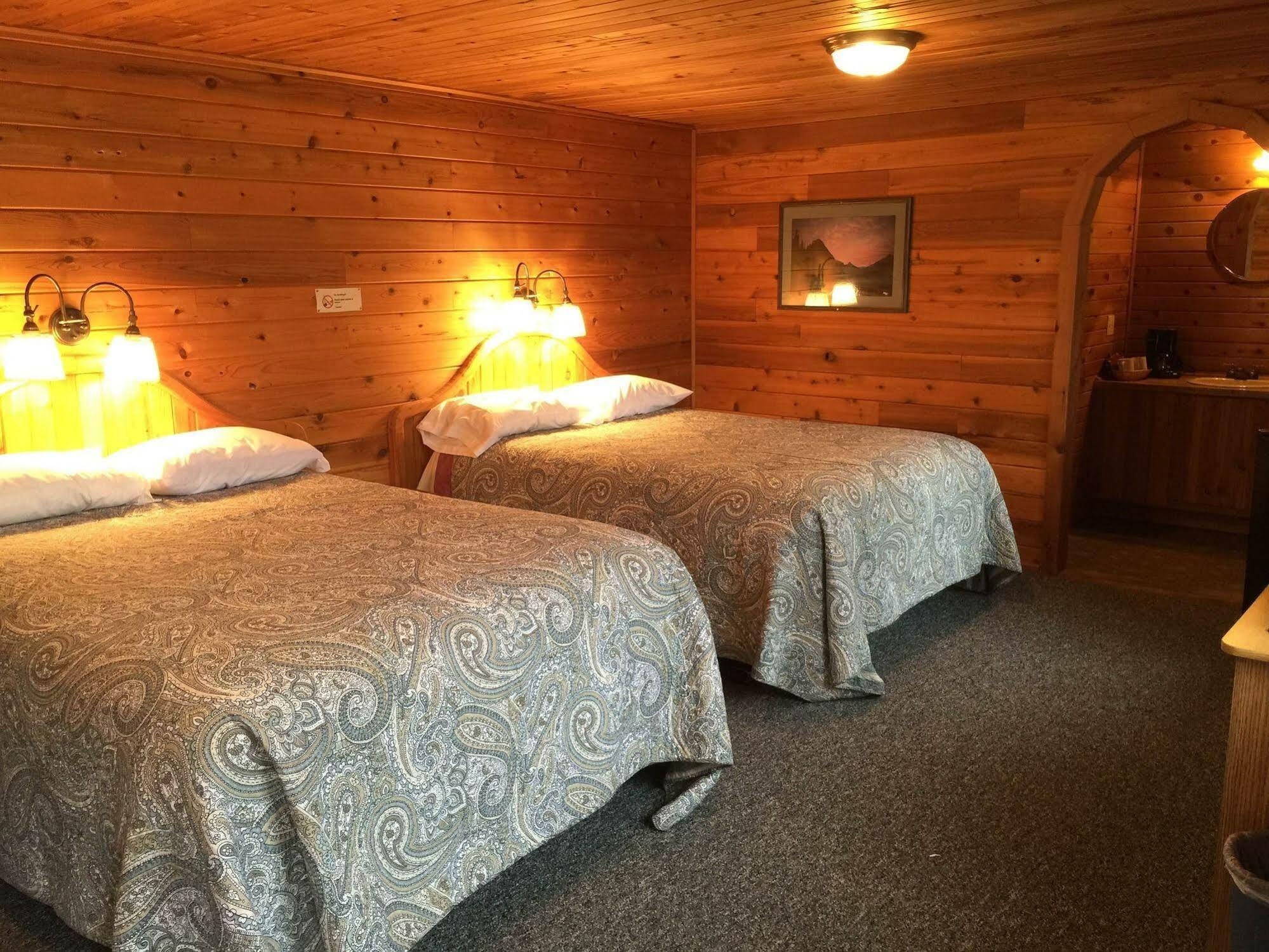 Whistling Swan Motel East Glacier Park Village Exterior foto